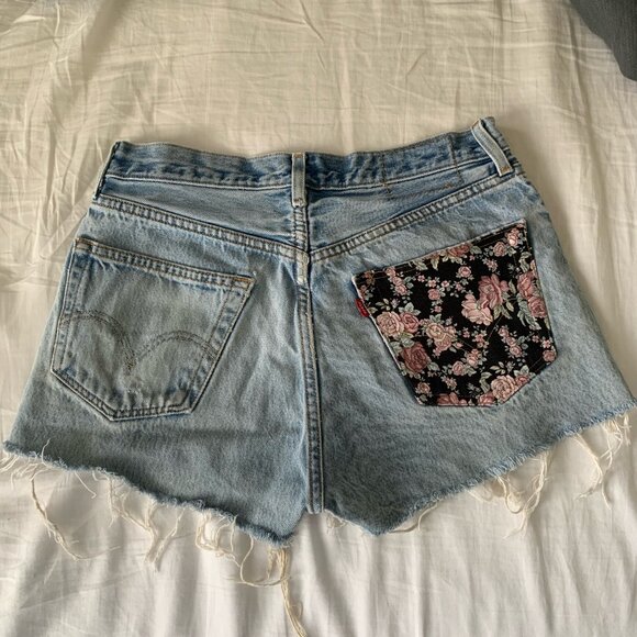 Levi Jean Shorts - Picture 2 of 4